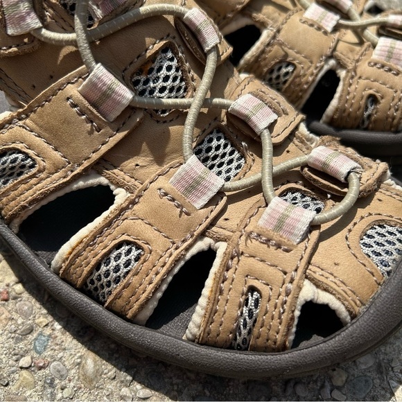 [6.5] L.L Bean Women’s Fisherman Sandals Tan & Pink Detail Water Shoe - Picture 6 of 7